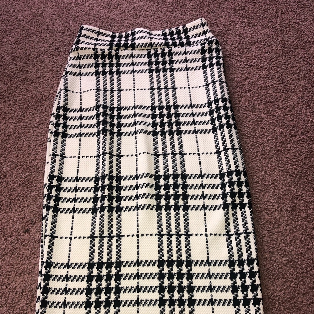 Pencil skirt - Picture 2 of 3